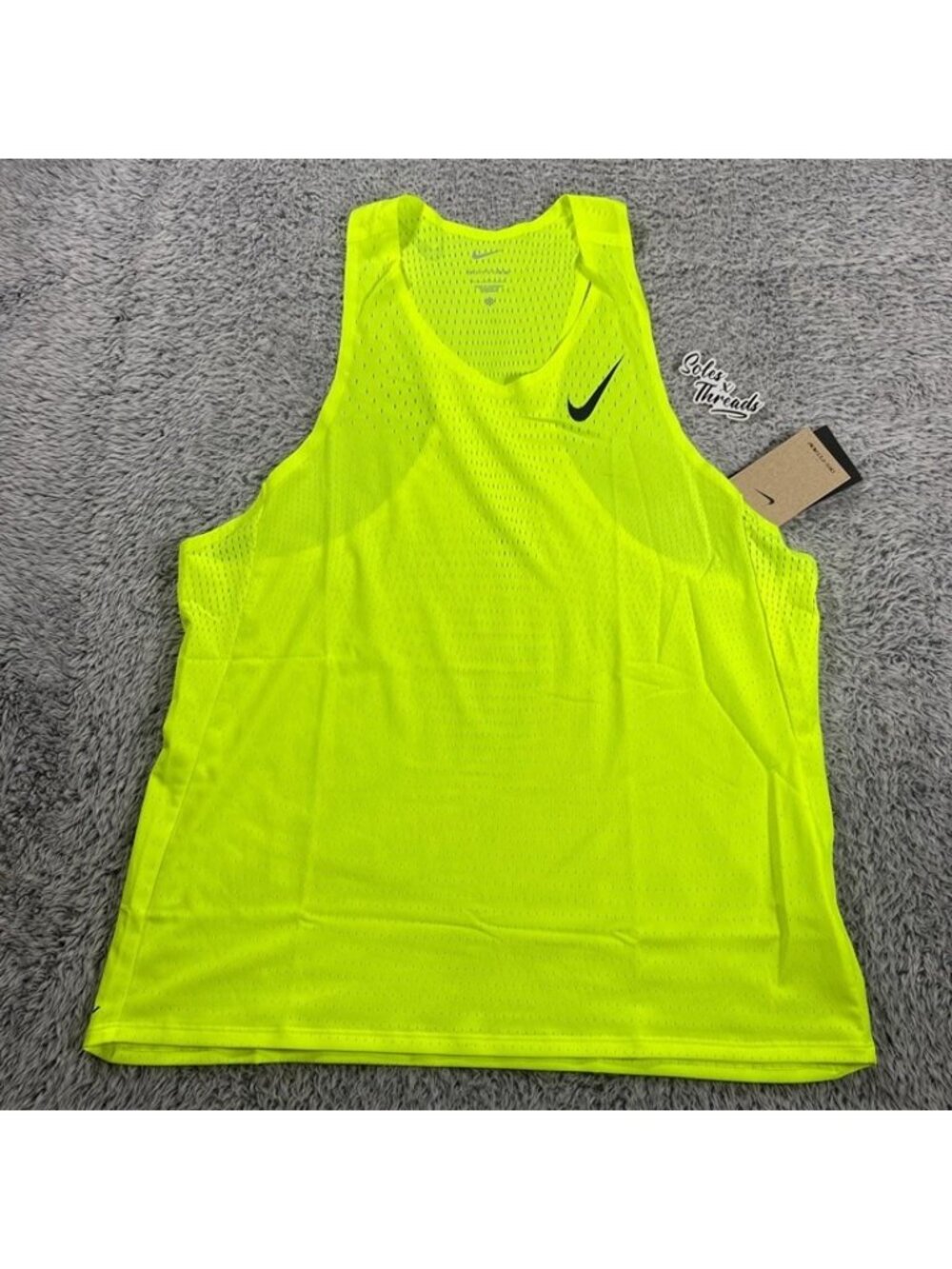 Nike AeroSwift Dri-FIT ADV Running Singlet Size Large Men Volt FN4231-702